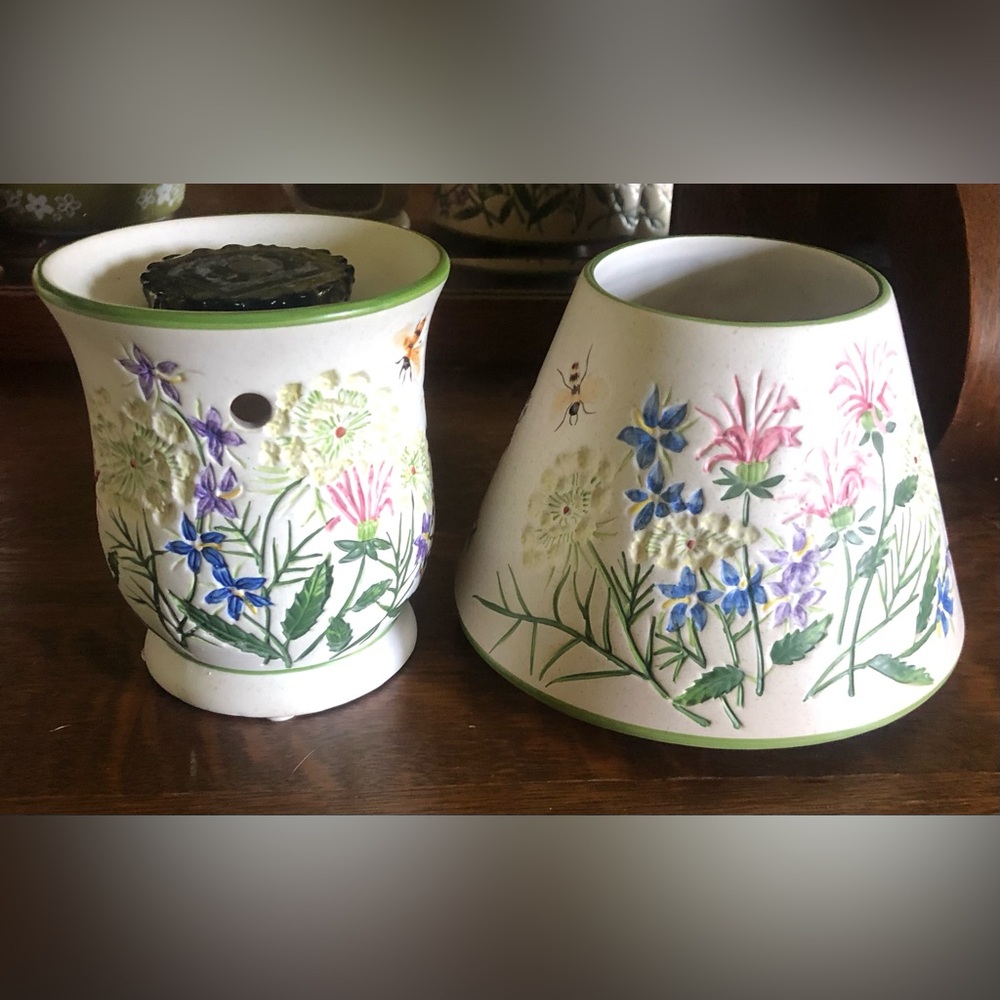 Vintage Yankee Candle Embossed Wildflowers & Bees Shade Topper & Tart Warmer Set